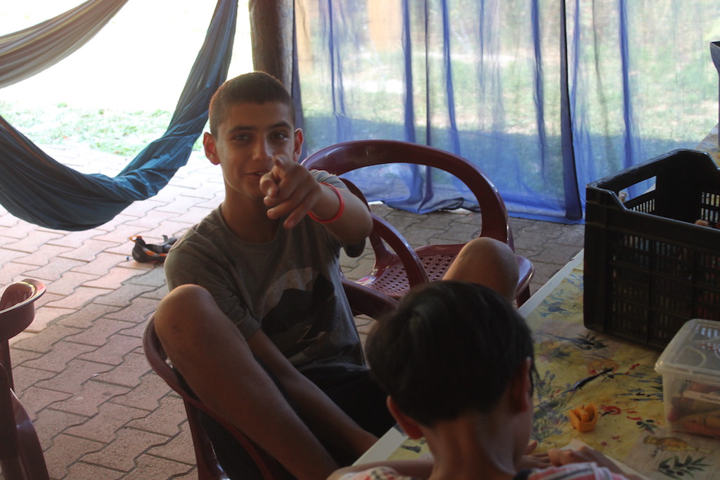 Village Camps International Summer Camp Ardèche, France 2019-07-26 https://www.villagecamps.com/journals_admin/images/2231-0824-ArtsCraft1 copy.jpg